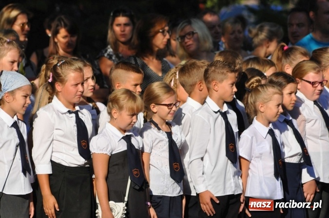 Zdjęcie w galerii na portalu naszraciborz.pl: Wszystko, co dobre szybko się kończy. Już po pierwszym dzwonku  wiadomości z regionu