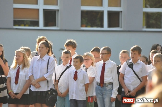 Zdjęcie w galerii na portalu naszraciborz.pl: Wszystko, co dobre szybko się kończy. Już po pierwszym dzwonku  wiadomości z regionu