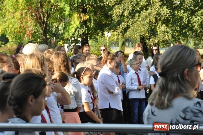 Zdjęcie w galerii na portalu naszraciborz.pl: Wszystko, co dobre szybko się kończy. Już po pierwszym dzwonku  wiadomości z regionu