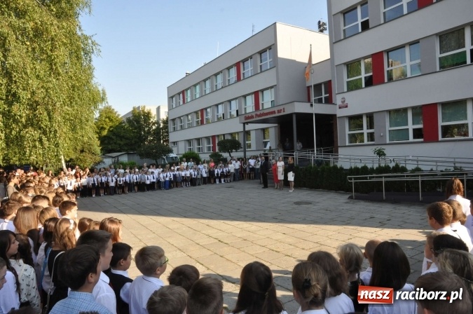 Zdjęcie w galerii na portalu naszraciborz.pl: Wszystko, co dobre szybko się kończy. Już po pierwszym dzwonku  wiadomości z regionu