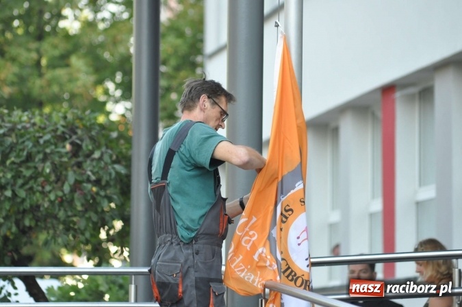Zdjęcie w galerii na portalu naszraciborz.pl: Wszystko, co dobre szybko się kończy. Już po pierwszym dzwonku  wiadomości z regionu