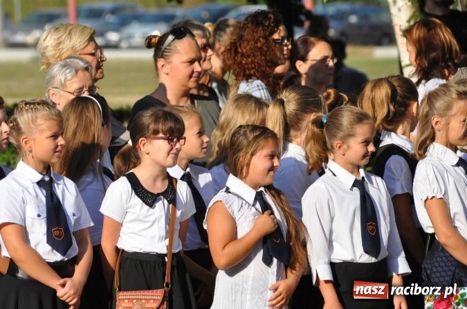 Zdjęcie w galerii na portalu naszraciborz.pl: Wszystko, co dobre szybko się kończy. Już po pierwszym dzwonku  wiadomości z regionu