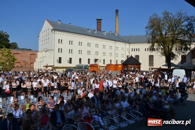 Zdjęcie w galerii na portalu naszraciborz.pl: Centrum Kształcenia Zawodowego i Ustawicznego nr 1 w Raciborzu zainaugurowało rok szkolny na zamku wiadomości z regionu