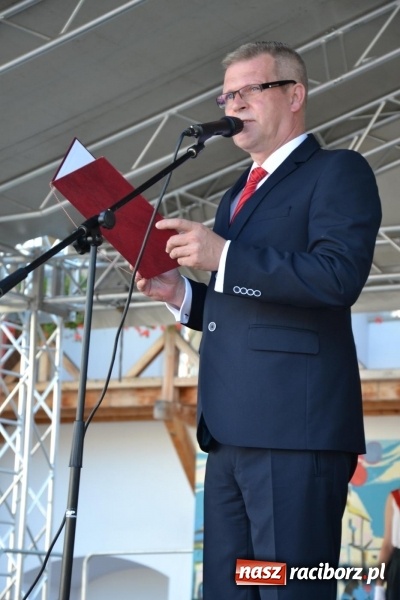 Zdjęcie w galerii na portalu naszraciborz.pl: Centrum Kształcenia Zawodowego i Ustawicznego nr 1 w Raciborzu zainaugurowało rok szkolny na zamku wiadomości z regionu