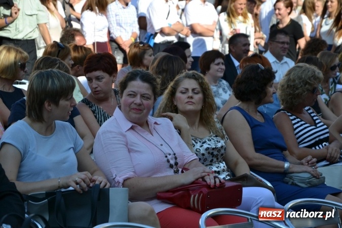 Zdjęcie w galerii na portalu naszraciborz.pl: Centrum Kształcenia Zawodowego i Ustawicznego nr 1 w Raciborzu zainaugurowało rok szkolny na zamku wiadomości z regionu