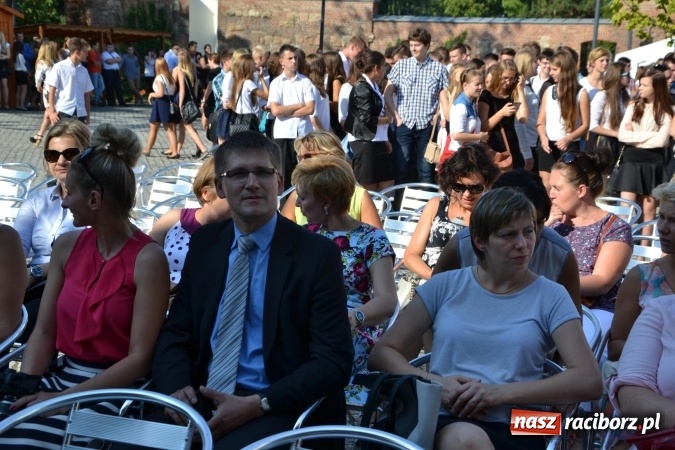 Zdjęcie w galerii na portalu naszraciborz.pl: Centrum Kształcenia Zawodowego i Ustawicznego nr 1 w Raciborzu zainaugurowało rok szkolny na zamku wiadomości z regionu