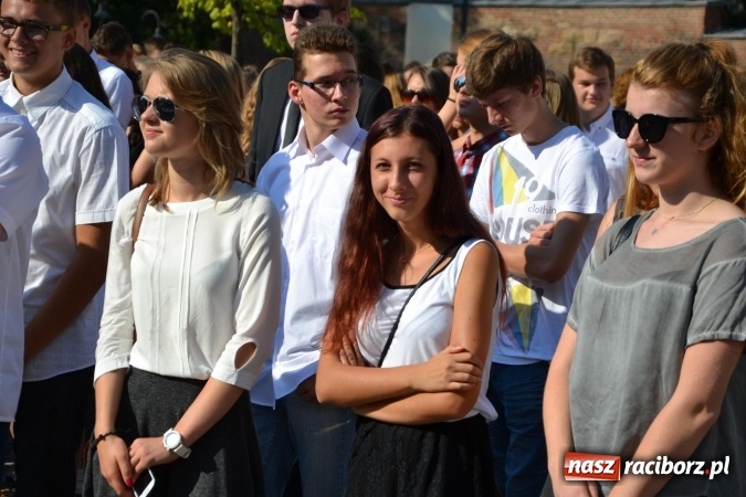 Zdjęcie w galerii na portalu naszraciborz.pl: Centrum Kształcenia Zawodowego i Ustawicznego nr 1 w Raciborzu zainaugurowało rok szkolny na zamku wiadomości z regionu