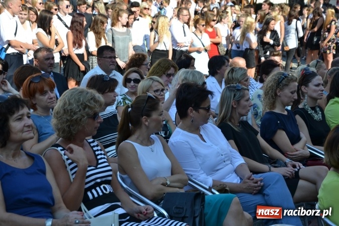 Zdjęcie w galerii na portalu naszraciborz.pl: Centrum Kształcenia Zawodowego i Ustawicznego nr 1 w Raciborzu zainaugurowało rok szkolny na zamku wiadomości z regionu