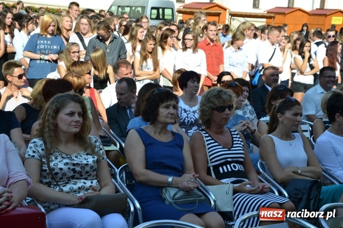 Zdjęcie w galerii na portalu naszraciborz.pl: Centrum Kształcenia Zawodowego i Ustawicznego nr 1 w Raciborzu zainaugurowało rok szkolny na zamku wiadomości z regionu