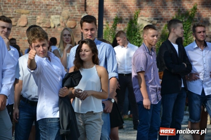 Zdjęcie w galerii na portalu naszraciborz.pl: Centrum Kształcenia Zawodowego i Ustawicznego nr 1 w Raciborzu zainaugurowało rok szkolny na zamku wiadomości z regionu