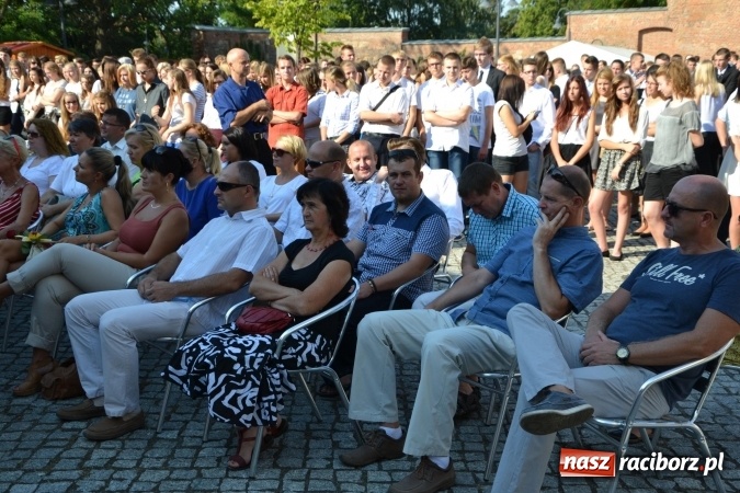 Zdjęcie w galerii na portalu naszraciborz.pl: Centrum Kształcenia Zawodowego i Ustawicznego nr 1 w Raciborzu zainaugurowało rok szkolny na zamku wiadomości z regionu