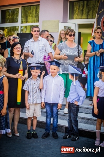 Zdjęcie w galerii na portalu naszraciborz.pl: Uroczyste pasowanie na ucznia w Szkole Podstawowej nr 15 wiadomości z regionu