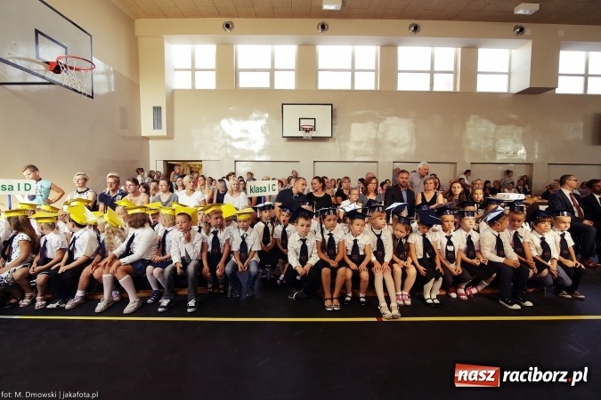 Zdjęcie w galerii na portalu naszraciborz.pl: Miejska inauguracja roku szkolnego w tym roku na Ostrogu wiadomości z regionu