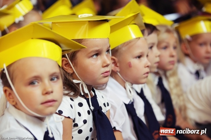Zdjęcie w galerii na portalu naszraciborz.pl: Miejska inauguracja roku szkolnego w tym roku na Ostrogu wiadomości z regionu