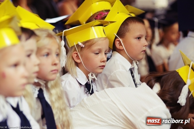 Zdjęcie w galerii na portalu naszraciborz.pl: Miejska inauguracja roku szkolnego w tym roku na Ostrogu wiadomości z regionu