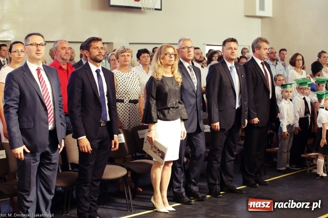 Zdjęcie w galerii na portalu naszraciborz.pl: Miejska inauguracja roku szkolnego w tym roku na Ostrogu wiadomości z regionu