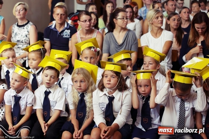 Zdjęcie w galerii na portalu naszraciborz.pl: Miejska inauguracja roku szkolnego w tym roku na Ostrogu wiadomości z regionu