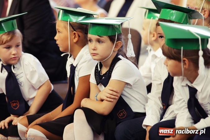 Zdjęcie w galerii na portalu naszraciborz.pl: Miejska inauguracja roku szkolnego w tym roku na Ostrogu wiadomości z regionu
