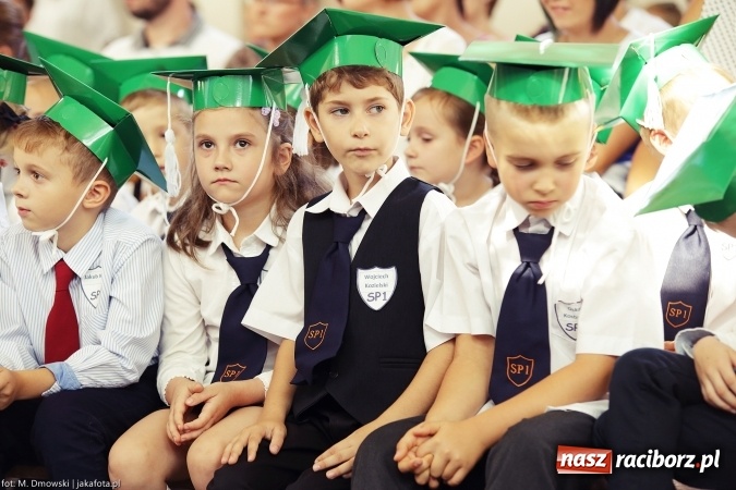 Zdjęcie w galerii na portalu naszraciborz.pl: Miejska inauguracja roku szkolnego w tym roku na Ostrogu wiadomości z regionu