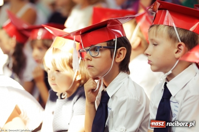 Zdjęcie w galerii na portalu naszraciborz.pl: Miejska inauguracja roku szkolnego w tym roku na Ostrogu wiadomości z regionu