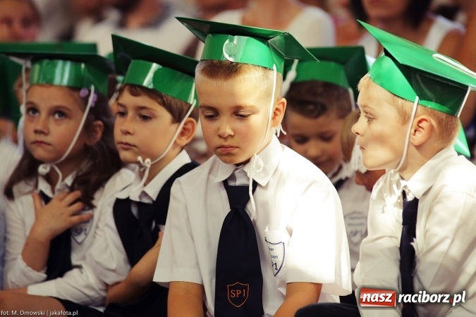Zdjęcie w galerii na portalu naszraciborz.pl: Miejska inauguracja roku szkolnego w tym roku na Ostrogu wiadomości z regionu