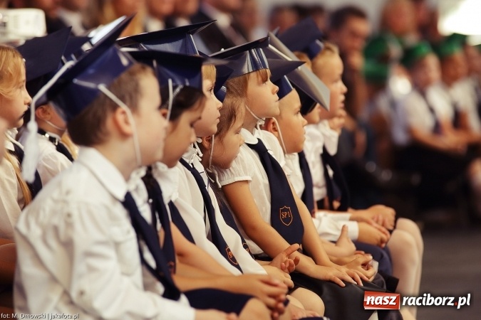 Zdjęcie w galerii na portalu naszraciborz.pl: Miejska inauguracja roku szkolnego w tym roku na Ostrogu wiadomości z regionu
