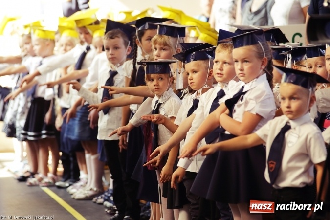 Zdjęcie w galerii na portalu naszraciborz.pl: Miejska inauguracja roku szkolnego w tym roku na Ostrogu wiadomości z regionu