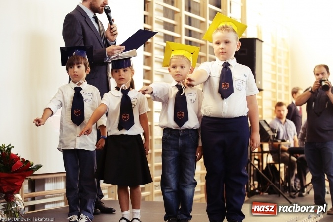 Zdjęcie w galerii na portalu naszraciborz.pl: Miejska inauguracja roku szkolnego w tym roku na Ostrogu wiadomości z regionu