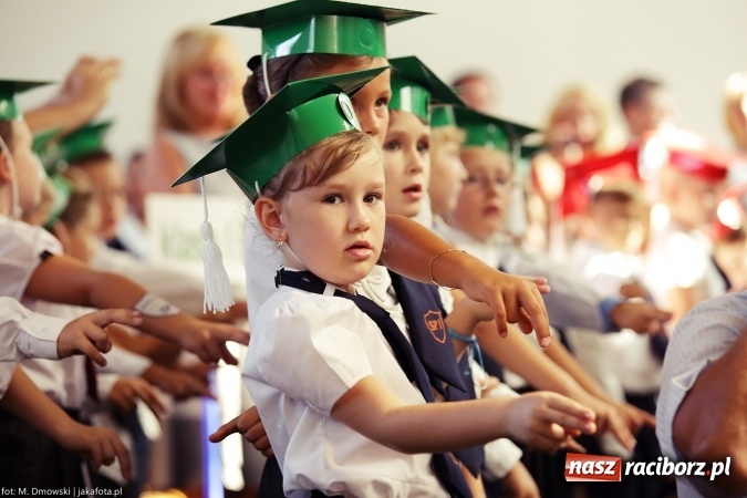 Zdjęcie w galerii na portalu naszraciborz.pl: Miejska inauguracja roku szkolnego w tym roku na Ostrogu wiadomości z regionu