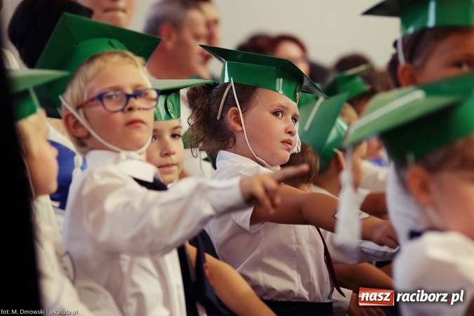 Zdjęcie w galerii na portalu naszraciborz.pl: Miejska inauguracja roku szkolnego w tym roku na Ostrogu wiadomości z regionu