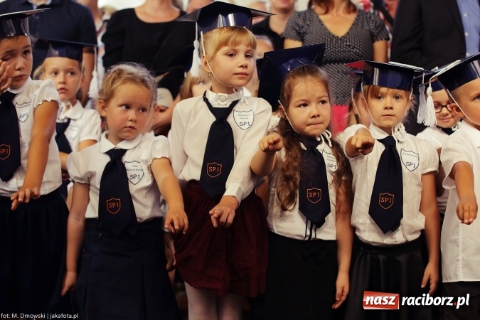 Zdjęcie w galerii na portalu naszraciborz.pl: Miejska inauguracja roku szkolnego w tym roku na Ostrogu wiadomości z regionu