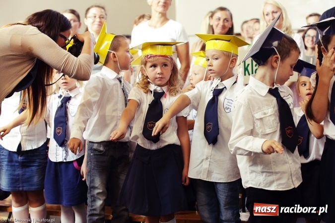 Zdjęcie w galerii na portalu naszraciborz.pl: Miejska inauguracja roku szkolnego w tym roku na Ostrogu wiadomości z regionu