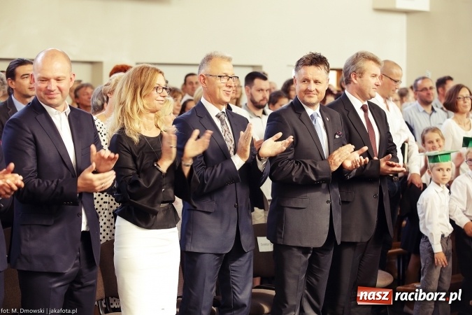 Zdjęcie w galerii na portalu naszraciborz.pl: Miejska inauguracja roku szkolnego w tym roku na Ostrogu wiadomości z regionu