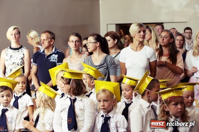 Zdjęcie w galerii na portalu naszraciborz.pl: Miejska inauguracja roku szkolnego w tym roku na Ostrogu wiadomości z regionu