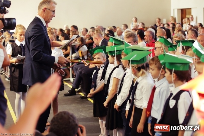 Zdjęcie w galerii na portalu naszraciborz.pl: Miejska inauguracja roku szkolnego w tym roku na Ostrogu wiadomości z regionu