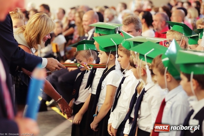 Zdjęcie w galerii na portalu naszraciborz.pl: Miejska inauguracja roku szkolnego w tym roku na Ostrogu wiadomości z regionu
