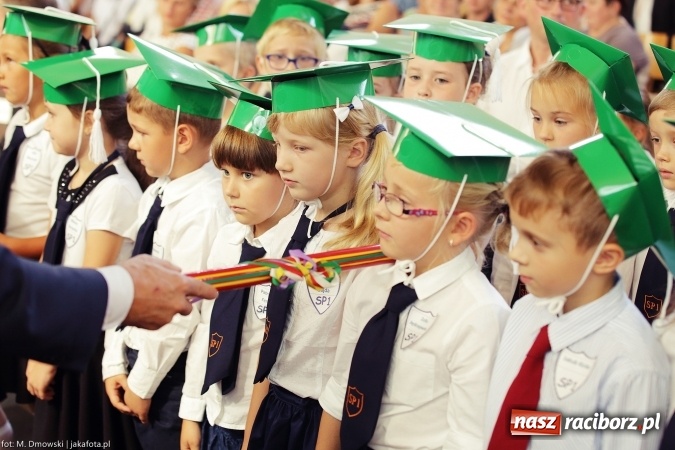 Zdjęcie w galerii na portalu naszraciborz.pl: Miejska inauguracja roku szkolnego w tym roku na Ostrogu wiadomości z regionu