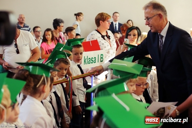 Zdjęcie w galerii na portalu naszraciborz.pl: Miejska inauguracja roku szkolnego w tym roku na Ostrogu wiadomości z regionu