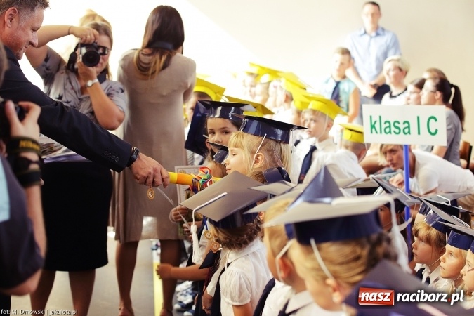 Zdjęcie w galerii na portalu naszraciborz.pl: Miejska inauguracja roku szkolnego w tym roku na Ostrogu wiadomości z regionu