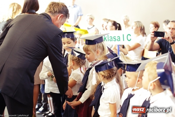 Zdjęcie w galerii na portalu naszraciborz.pl: Miejska inauguracja roku szkolnego w tym roku na Ostrogu wiadomości z regionu