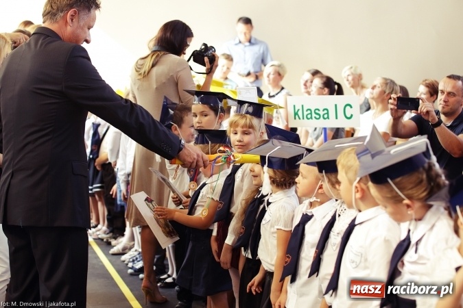 Zdjęcie w galerii na portalu naszraciborz.pl: Miejska inauguracja roku szkolnego w tym roku na Ostrogu wiadomości z regionu