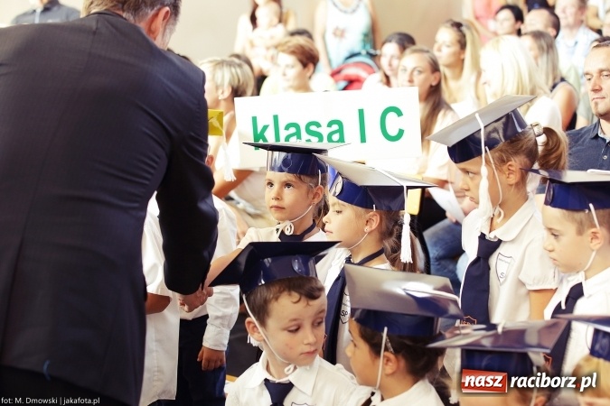 Zdjęcie w galerii na portalu naszraciborz.pl: Miejska inauguracja roku szkolnego w tym roku na Ostrogu wiadomości z regionu
