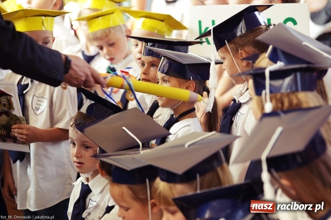 Zdjęcie w galerii na portalu naszraciborz.pl: Miejska inauguracja roku szkolnego w tym roku na Ostrogu wiadomości z regionu