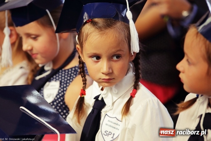 Zdjęcie w galerii na portalu naszraciborz.pl: Miejska inauguracja roku szkolnego w tym roku na Ostrogu wiadomości z regionu