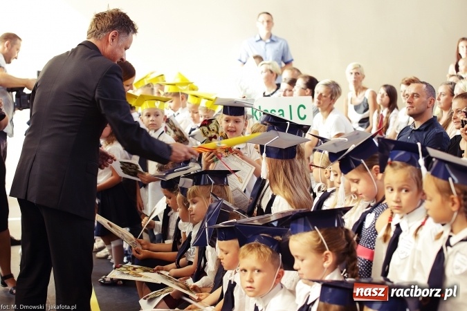 Zdjęcie w galerii na portalu naszraciborz.pl: Miejska inauguracja roku szkolnego w tym roku na Ostrogu wiadomości z regionu