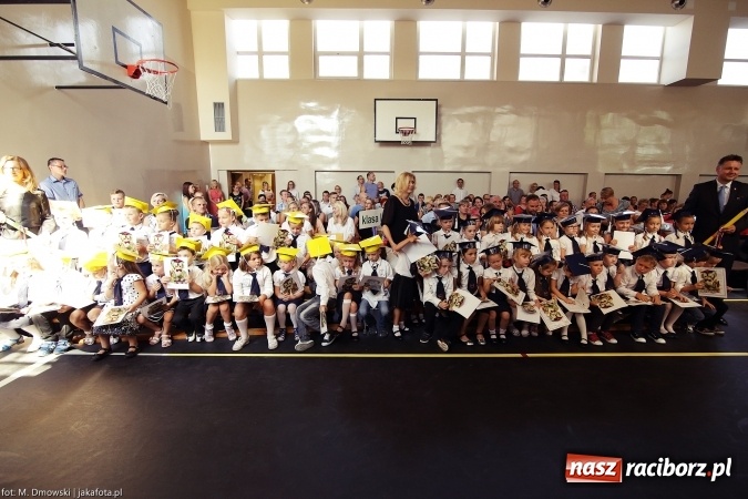Zdjęcie w galerii na portalu naszraciborz.pl: Miejska inauguracja roku szkolnego w tym roku na Ostrogu wiadomości z regionu