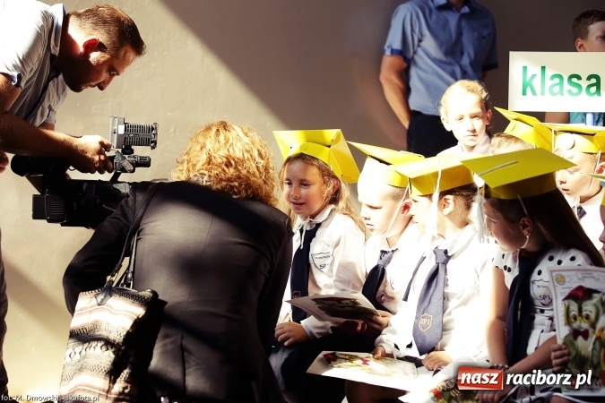 Zdjęcie w galerii na portalu naszraciborz.pl: Miejska inauguracja roku szkolnego w tym roku na Ostrogu wiadomości z regionu