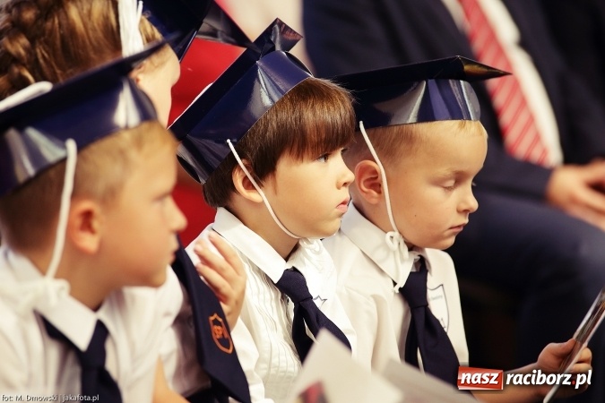 Zdjęcie w galerii na portalu naszraciborz.pl: Miejska inauguracja roku szkolnego w tym roku na Ostrogu wiadomości z regionu