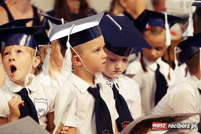 Zdjęcie w galerii na portalu naszraciborz.pl: Miejska inauguracja roku szkolnego w tym roku na Ostrogu wiadomości z regionu
