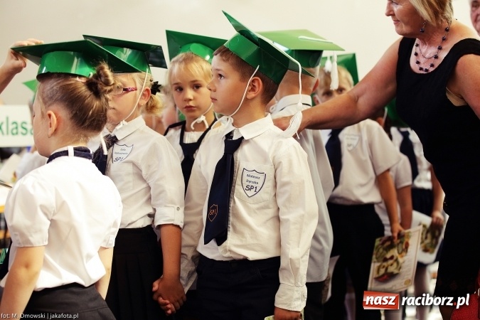 Zdjęcie w galerii na portalu naszraciborz.pl: Miejska inauguracja roku szkolnego w tym roku na Ostrogu wiadomości z regionu